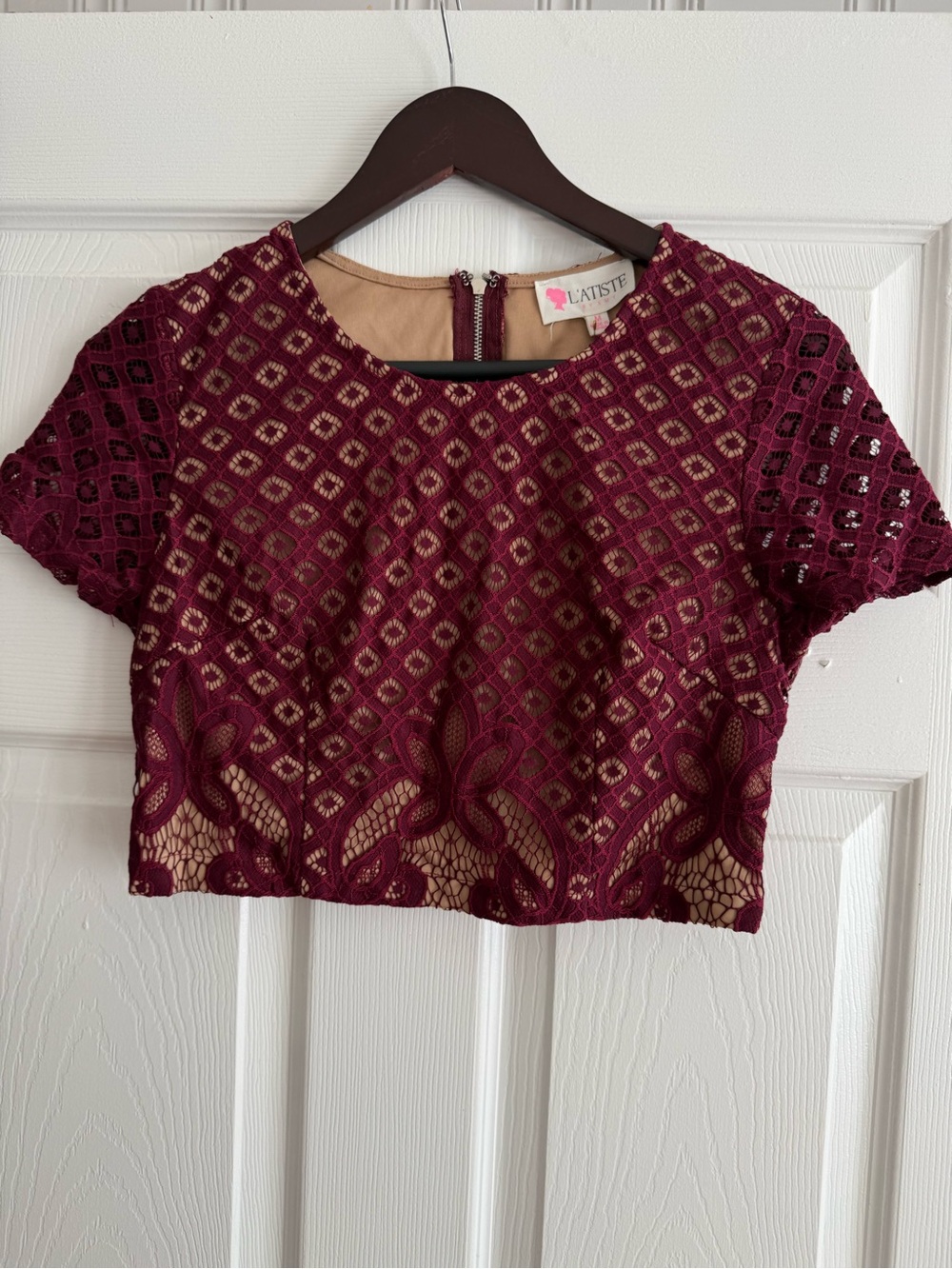 L'ATISTE Burgundy Lace Short Sleeve Crop Top